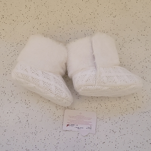 Baby Girl Walking Shoes and Bootie Size 6-12 months/ Size 3 and 4 Bundle - Picture 15 of 15